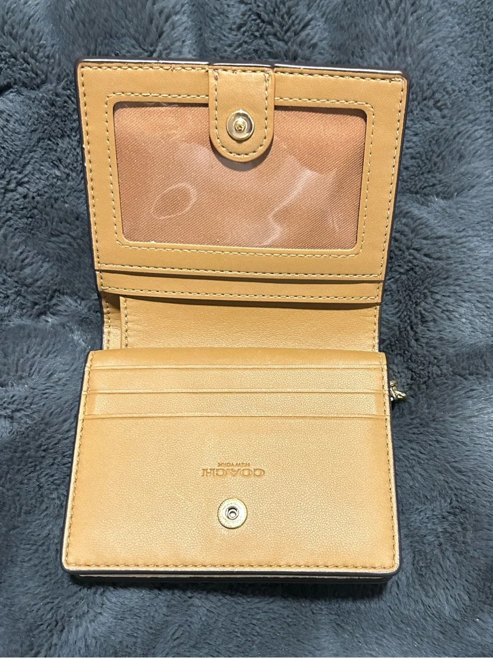 COACH Snap Wallet in Chalk/Gold